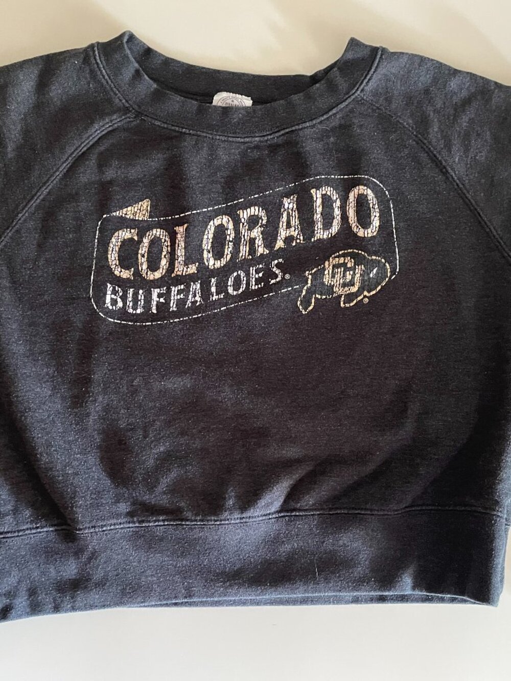 CU Buffs Dark Gray Cropped Sweatshirt with Distressed Graphic & Team Logo -Small